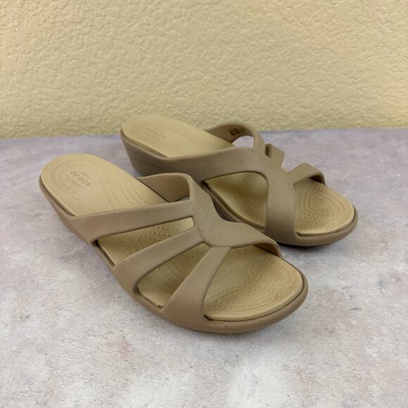 Crocs Womens Sanrah Strappy Wedge Slide Flip Flop Sandal Beige Size 9 - Picture 1 of 12